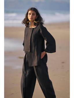 dash and dot - Women Black Uneven Top