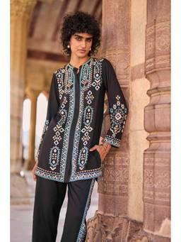 dash and dot - Women Black Tribal Top