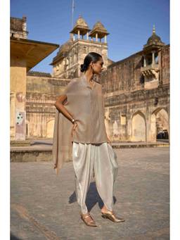 dash and dot - Ivory Lama Cowled Pants