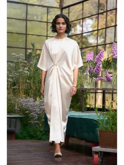 dash and dot - Ivory Draped and Pleated Kaftan