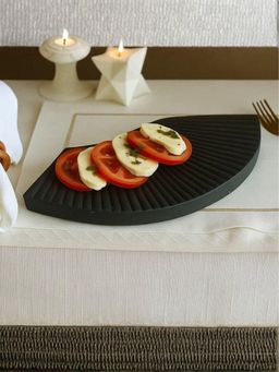 Smokey Cocktail - Elegant Curve Platter - Black