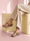 Beige color option, Currently selected