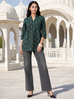 Rangita - Green Floral Rayon Regular Tunic