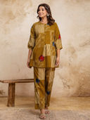 Mustard color option, Currently selected