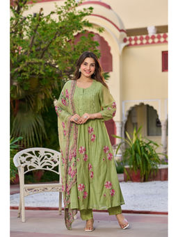 WOOMN - Embroidered Chanderi Green Kurta & Pant with Dupatta
