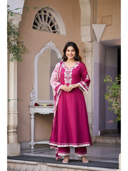 WOOMN - Purple Thread Embroidery Kurta with Pant & Dupatta