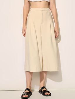 ONLY - Women Solid Flared Beige Capris