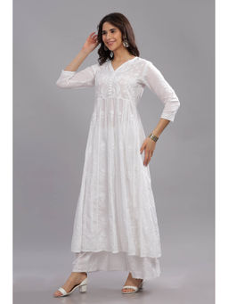 CLUB LOOM - Women White Embroidered V Neck Chikankari Kurta