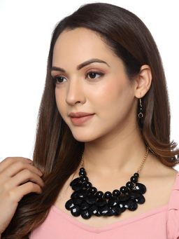 Yellow Chimes - Black Stone Tear Drop Designed Gold Toned Jewellery Set