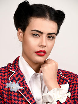 Odette - Women White Fabric Pearl Brooch