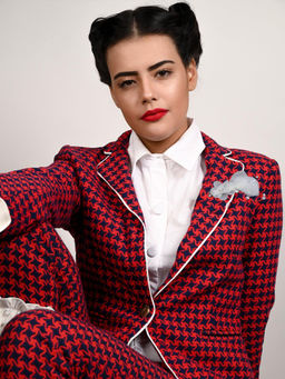 Odette - Women White Floral Fabric Pearl Brooch