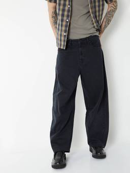max - Men Barrel Fit Dark Wash Black Jeans