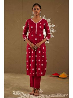 Pink Cactii - Kanku Red Mul Cotton V Neck Straight Kurta