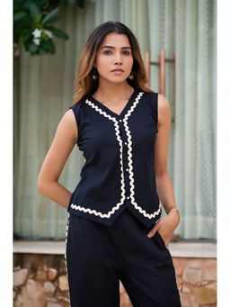 Vbuyz - Women's Black Cotton Solid Top