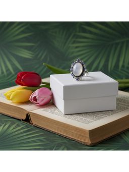 SANGEETA BOOCHRA JAIPUR - Handcrafted Silver Kundan Ring with Lapis Stone