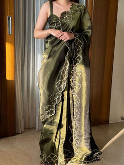 Odette - Green Silk Blend Saree with Unstitched Blouse