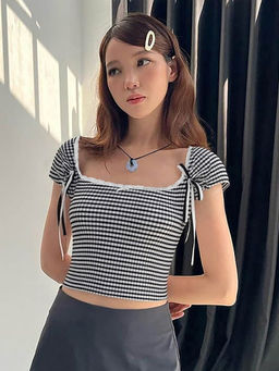 Outzidr - Black Square Neck Fitted with Lace Bow Top