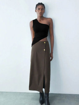 Outzidr - Black One Shoulder Buckle Attached Solid Top