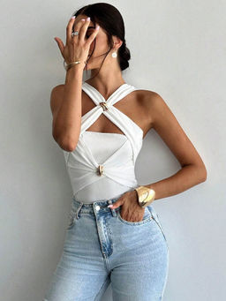 Outzidr - White Solid Buckle Attach Front Detail Top