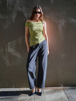 Outzidr - Green Solid One Off Shoulder Top