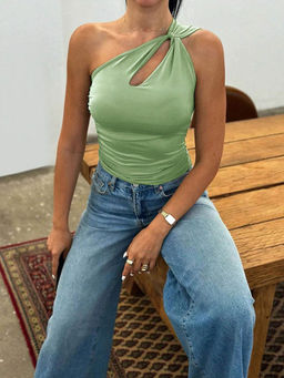 Outzidr - Green Solid One Off Shoulder Knot Dress