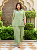 Green color option, Sold out, Currently selected