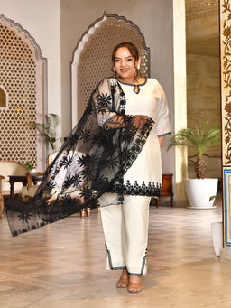 Desi Noor - Plus Size Mul Chanderi Ivory Kurti And Pant With Dupatta