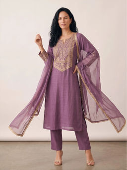 Barara Ethnic - Embroidered Purple Kurta And Pant With Dupatta