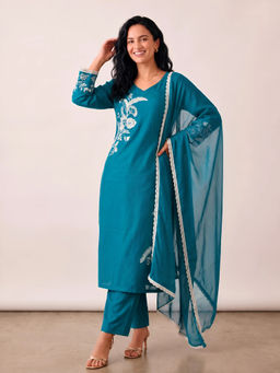 Barara Ethnic - Embroidered Teal Kurta And Pant With Dupatta