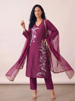 Barara Ethnic - Embroidered Maroon Kurta And Pant With Dupatta