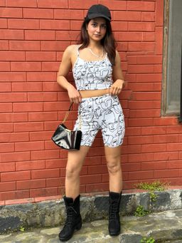 Tandul - Women White Crop Top An Shorts