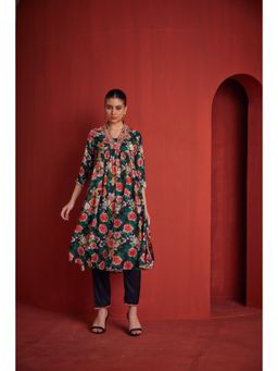 NEERU'S - Women Green Viscose Rayon Floral Kurta with Pant (Set of 2)