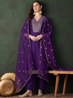 Gahan - Women Zari Embroidered Yoke Purple Kurta with Pant & Dupatta