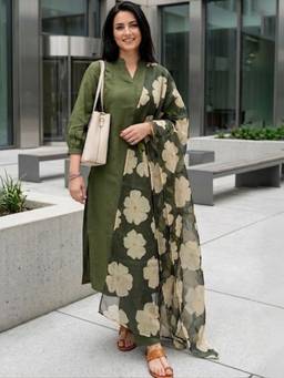 Gahan - Women Olive Green Solid Kurta with Pant & Dupatta