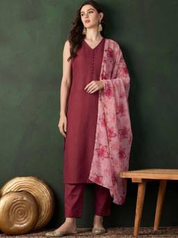 Gahan - The Crimson Wine Floral Organza Women's Maroon Kurta with Pant & Dupatta