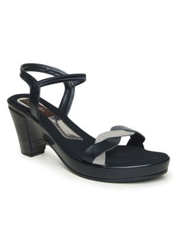 VALIOSAA - Solid Black Sandals