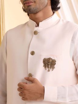 Cosa Nostraa - Regal Lion Crest Brooch