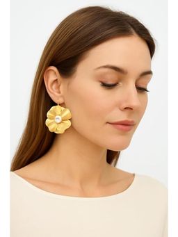 Blysk Jewels - Elegant Gold Plated Floral Pearl Earrings For Women