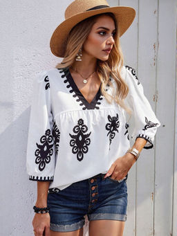 Outzidr - White Placement Print Blouse