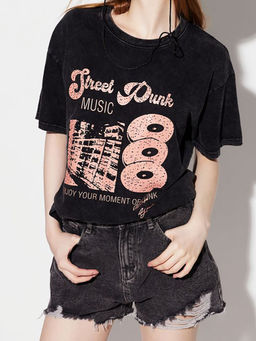 Outzidr - Black Graphic Printed Street Wear T-Shirt