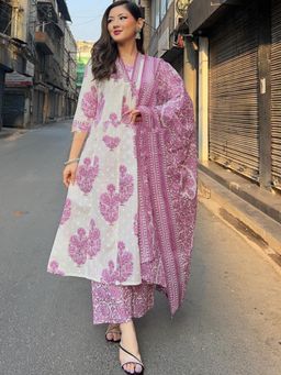 BLACK SCISSOR - Pink Cotton Floral Printed Kurta with Palazzo and Dupatta (Set of 3)