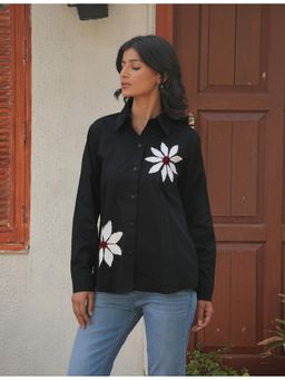 Golden Mirror Fashion - Crochet Daisy Shirt - Black