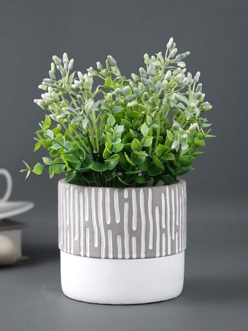 Tayhaa White Indoor Planter