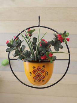 Tayhaa - Circular Yellow Hanging Metal Planter