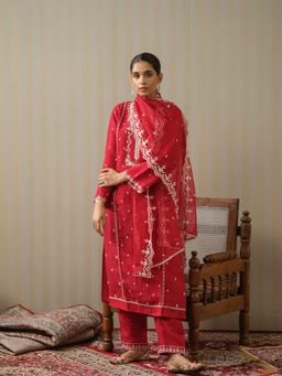 Gahan - Silk Blend Yoke Floral Embroidered Red Kurta Pant & Organza Dupatta (Set of 3)