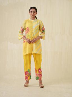 Gahan - Blended Muslin Bandhani & Stripes Pattern with Floral Printed Yellow Co-Ord (Set of 2)