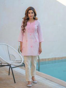 Gahan - Rayon Yoke Floral Embroidered & Sequinned Pink Short Kurti