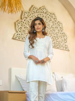 Gahan - Rayon Yoke Floral Embroidered & Sequinned White Short Kurti