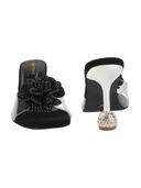 Black color option, Sold out, Currently selected