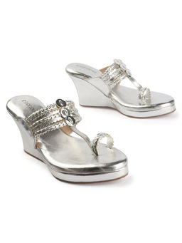 D'Shoe Lounge - Silver Toe-Ring Wedges Sandal